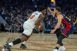 华体会-勇士惨败尼克斯，库里砍下40分