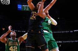 华体会体育-凯尔特人主场胜勇士，雄心勃发