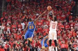 华体会-战火箭取胜尼克斯三分榜首