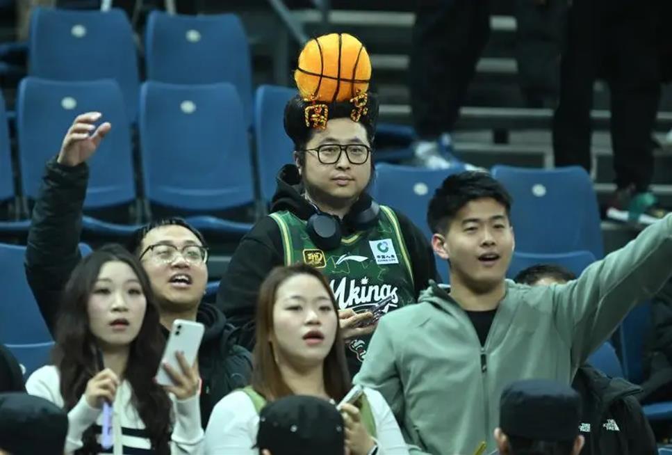 翰林男篮客场失利，需调整状态