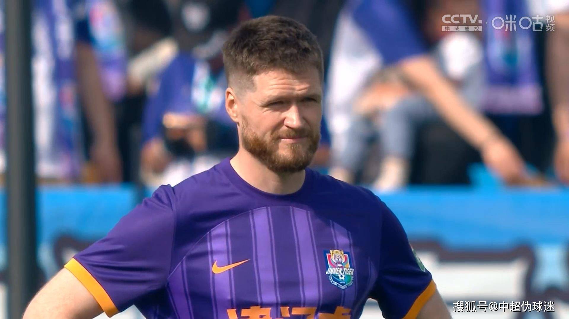 怀特戈夫主场全胜，保持赛季不败战绩