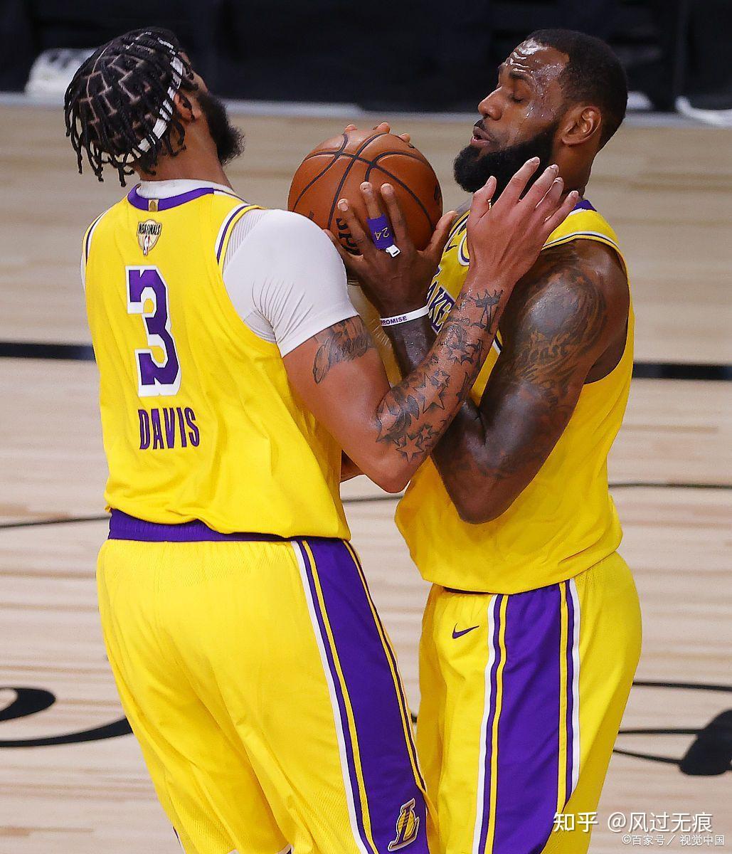 湖人大胜尼克斯，詹姆斯三双完美表现