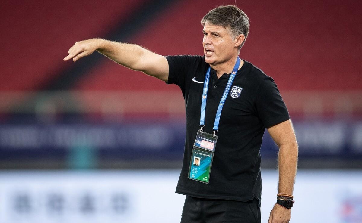 青年人横扫罗马主场连胜让球队稳稳占据联赛榜首的简单介绍