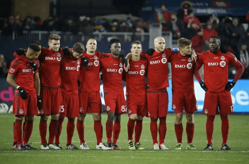 夏洛特在比赛中突然换帅，球队走势备受关注