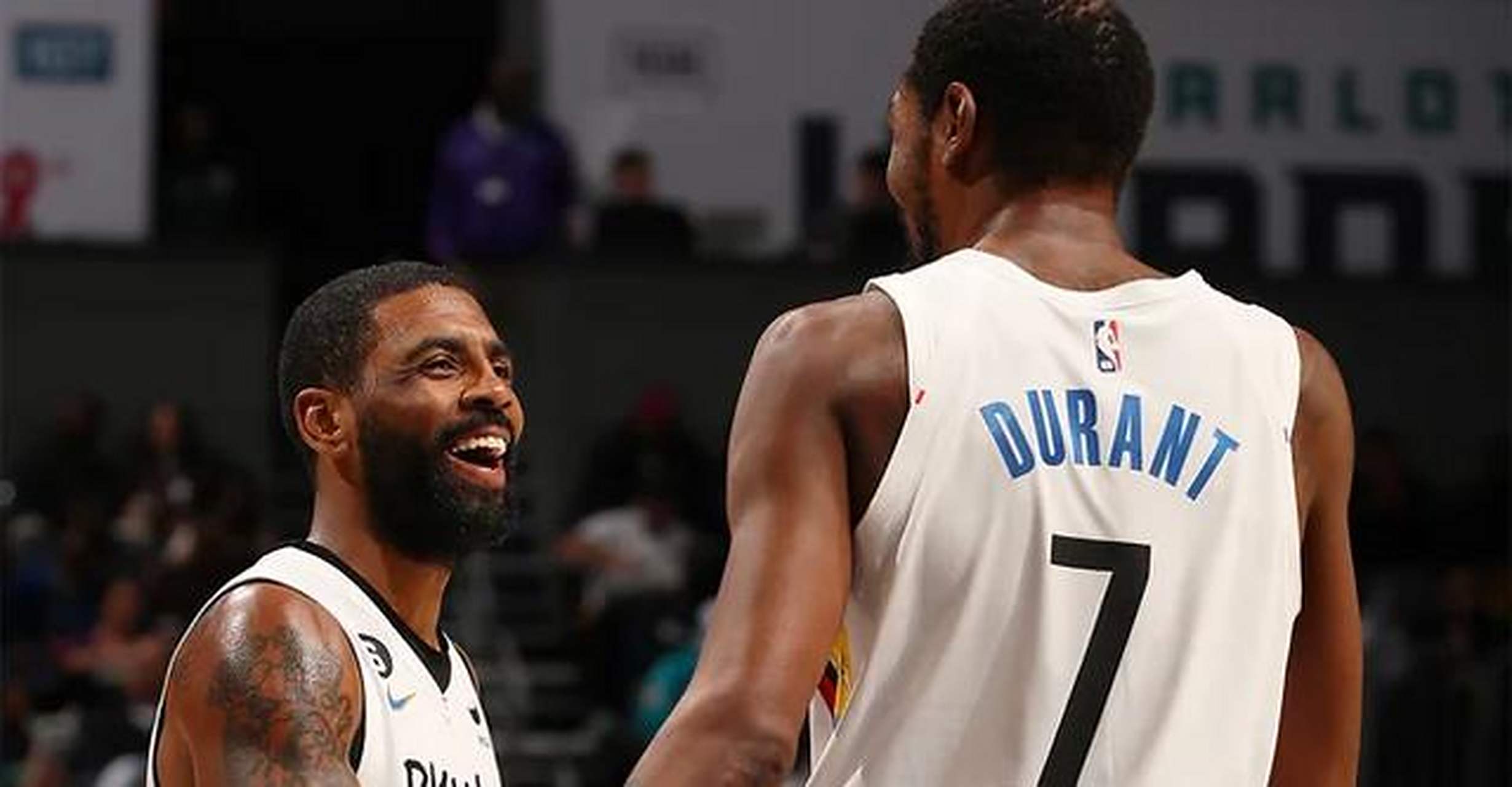 黄蜂主场战胜篮网,结束连败 黄蜂主场战胜篮网,结束连败