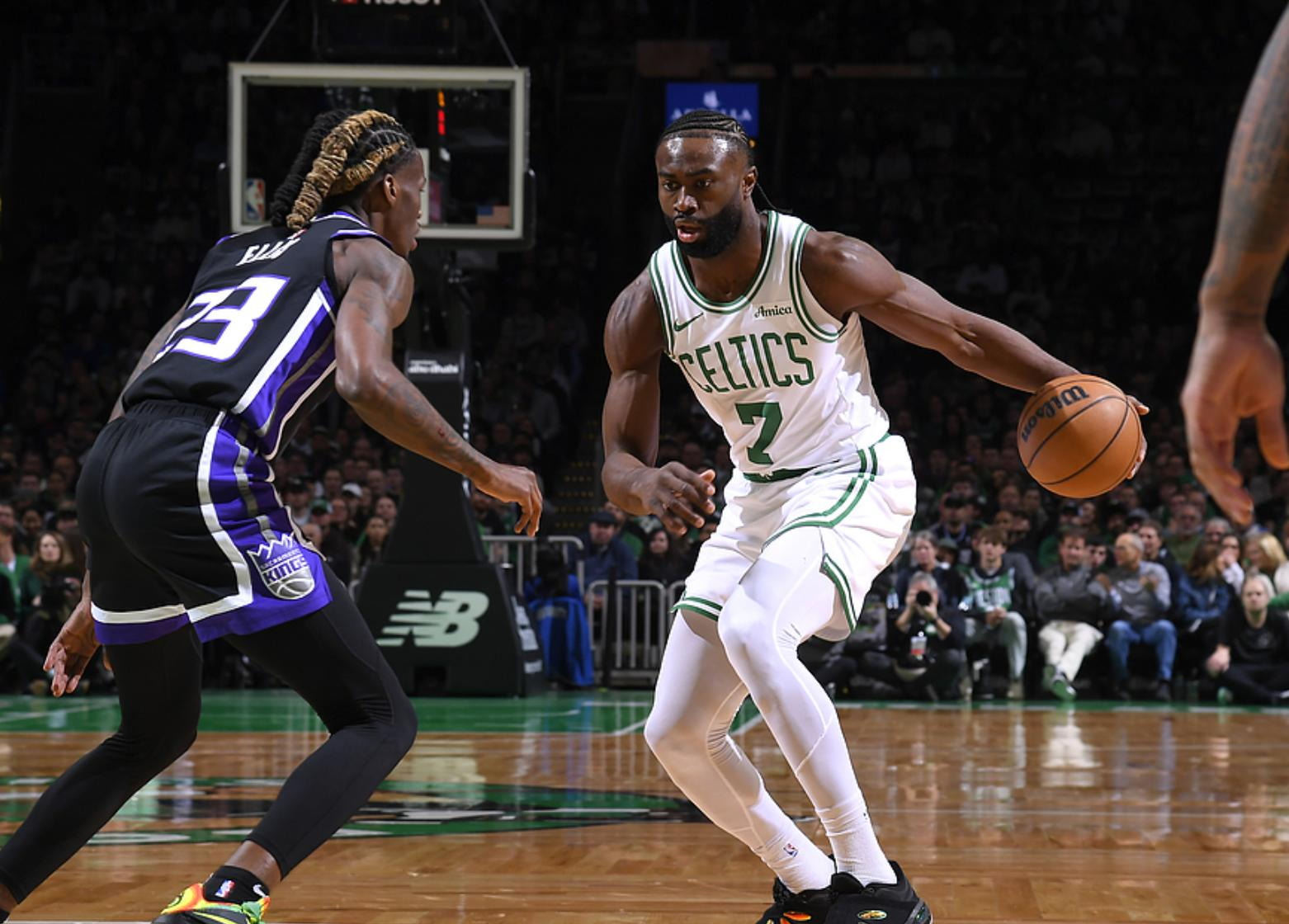 绿衫军击败活塞,取得五连胜 绿衫军击败活塞,取得五连胜