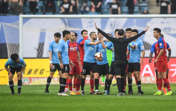 大连一方客场战平，守住不败