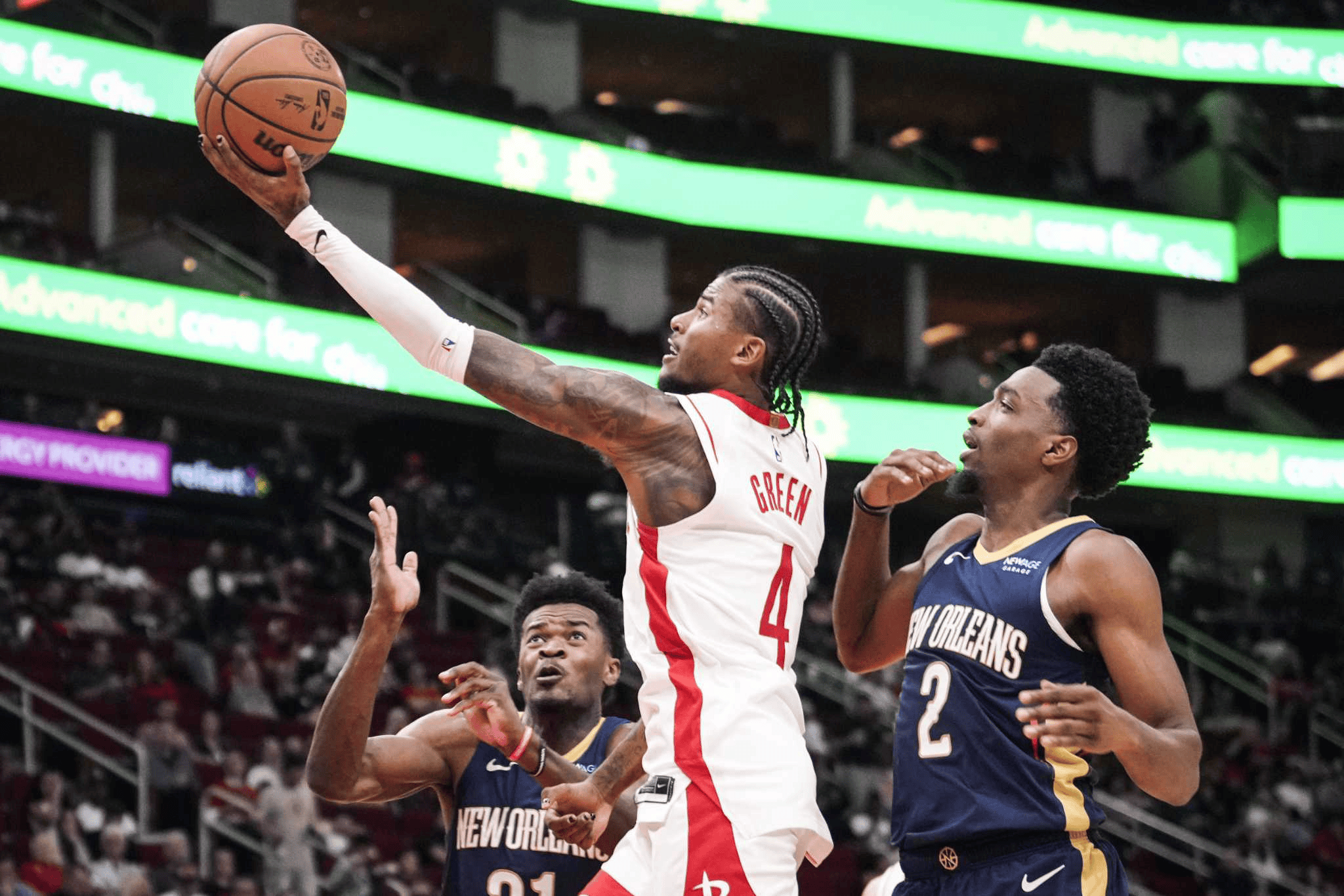 鹈鹕客场战胜热火，止住连败